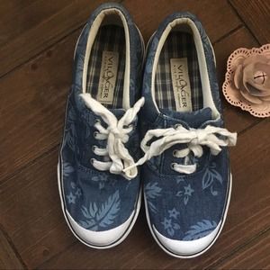 Villager 7 1/2 Blue Tropical Print Sneakers